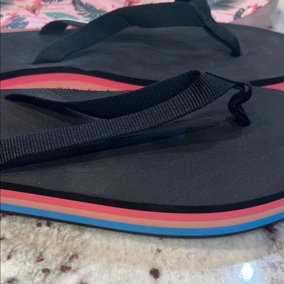 Wild Fable Black and Pink Flip Flops - Picture 3 of 6